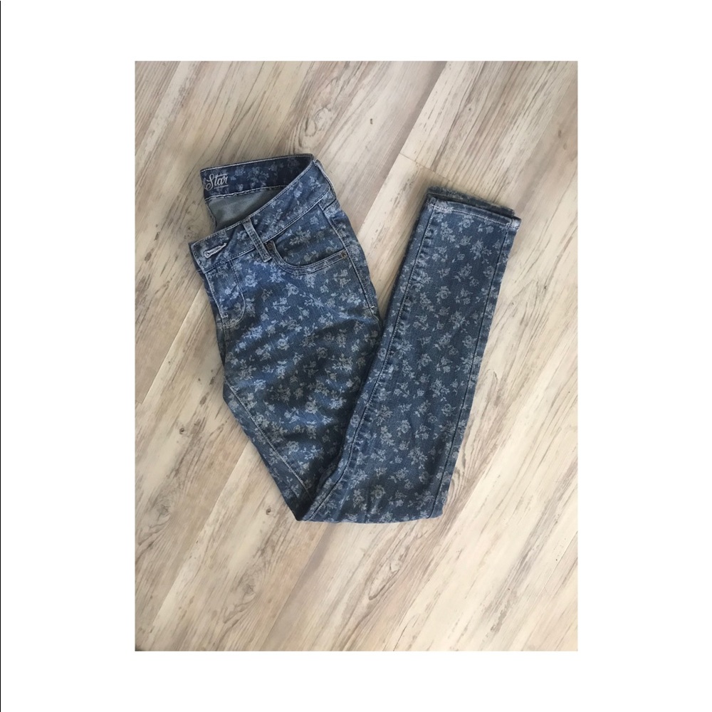 Old Navy floral design skinny jeans: Size 2